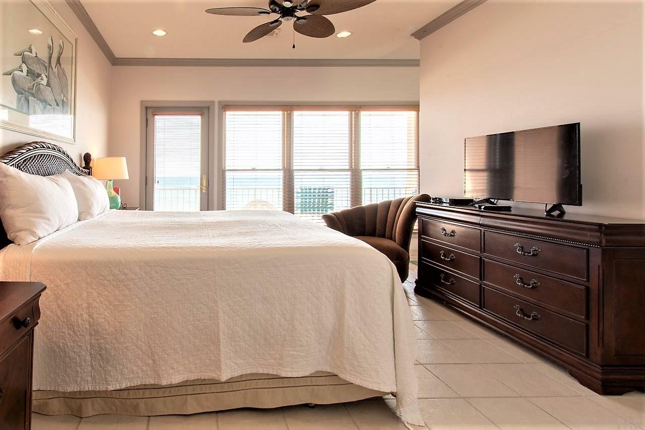 7961 Gulf Boulevard, Unit 2 Navarre Beach, FL 32566 - Photo 27 of 38