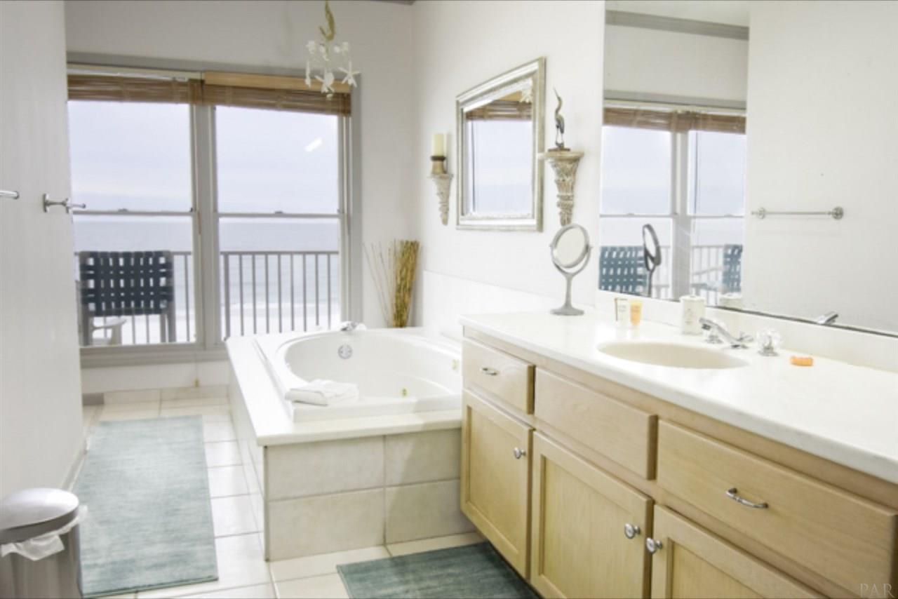 7961 Gulf Boulevard, Unit 2 Navarre Beach, FL 32566 - Photo 31 of 38