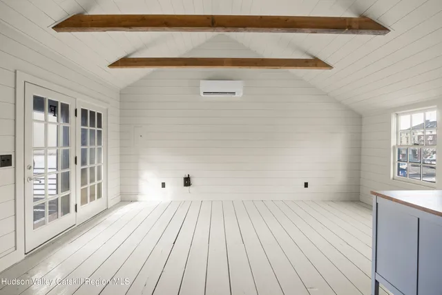 $2,800 | 620 Warren Street, Unit F, Hudson, NY 12534