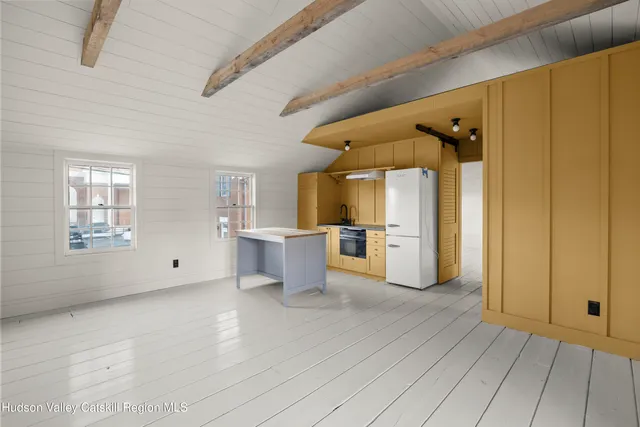 $2,800 | 620 Warren Street, Unit F, Hudson, NY 12534