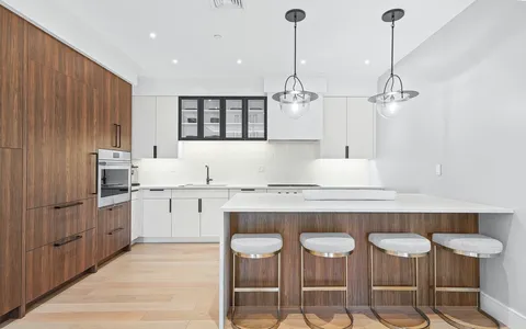 $2,600,000 | 148 Weston Road, Unit 304, Wellesley, MA 02482
