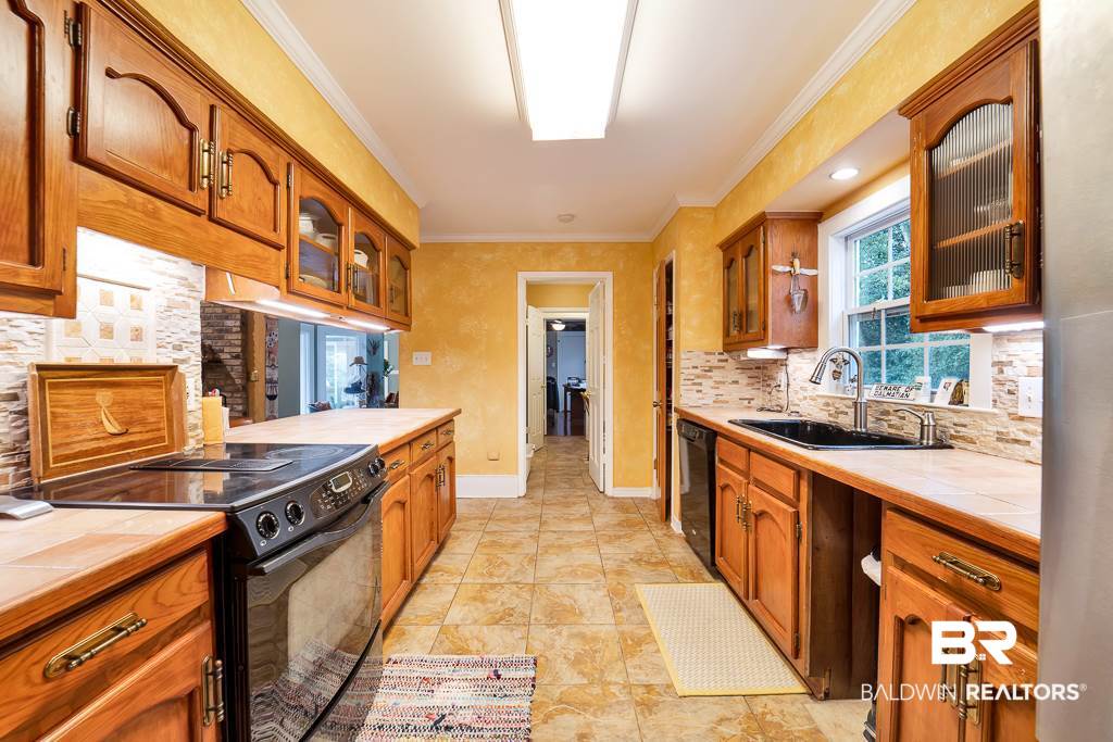 605 Oak Ridge Court West Daphne, AL 36526 - Photo 11 of 31