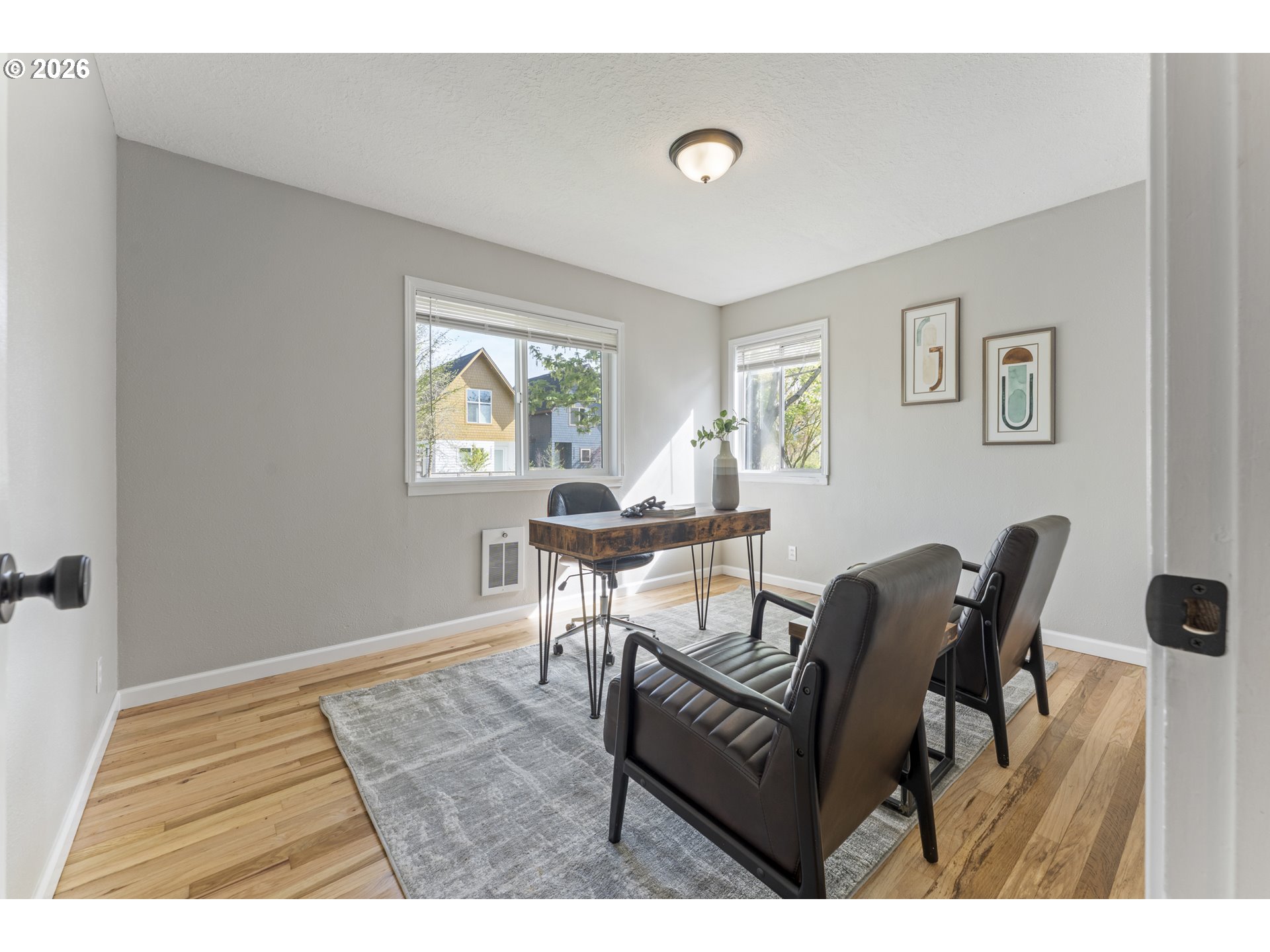 7915 North Exeter Avenue Portland, OR 97203 - Photo 16 of 34 a living room with furniture and a window