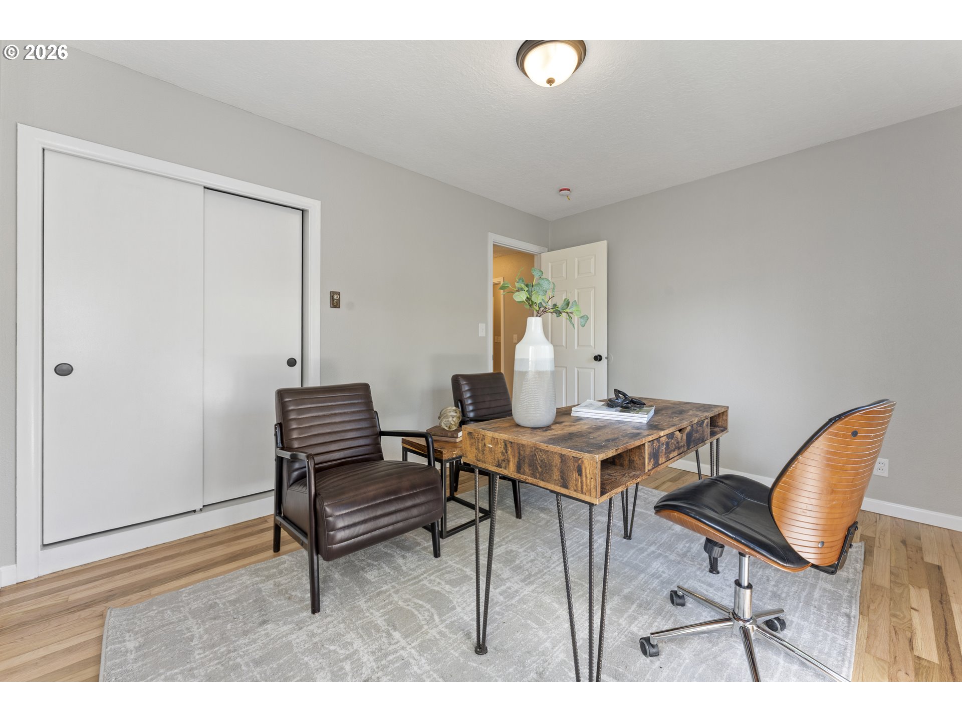 7915 North Exeter Avenue Portland, OR 97203 - Photo 17 of 34 a view of a workspace with furniture