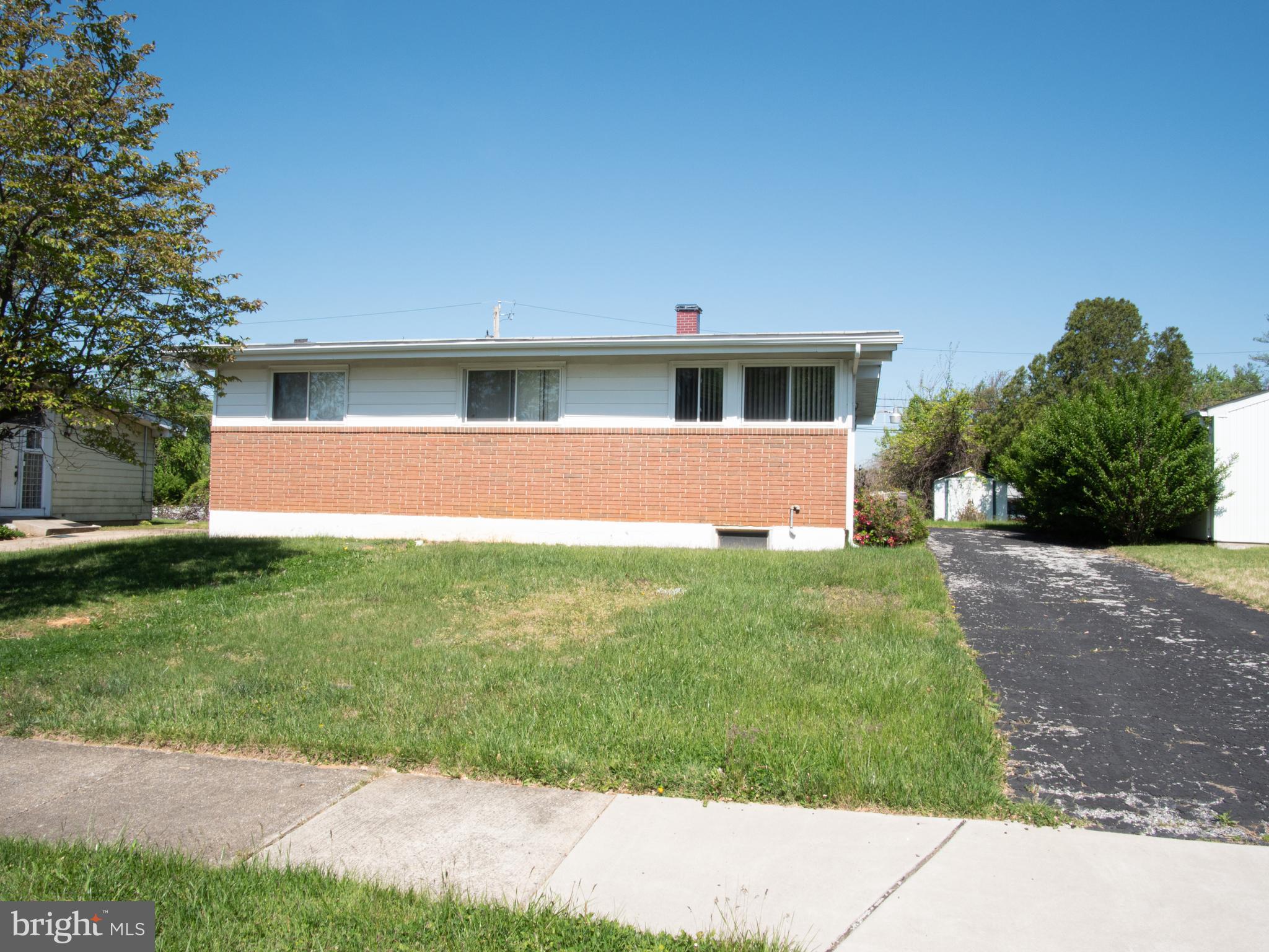 4726-3 Three Oaks Road Baltimore, MD 21208 - Photo 3 of 4 FRONT