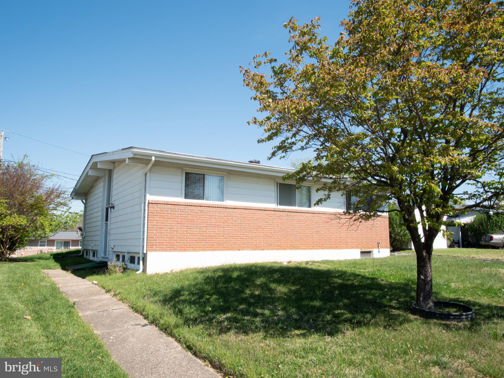 4726-3 Three Oaks Road Baltimore, MD 21208 - Photo 4 of 4 FRONT/LEFT