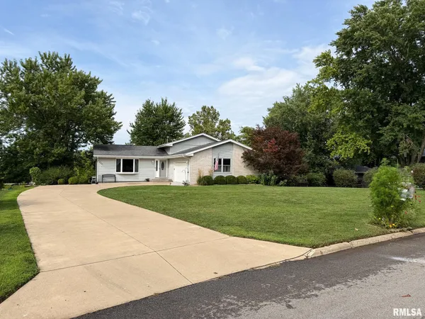 $315,000 | 202 Elm Circle, Eureka, IL 61530