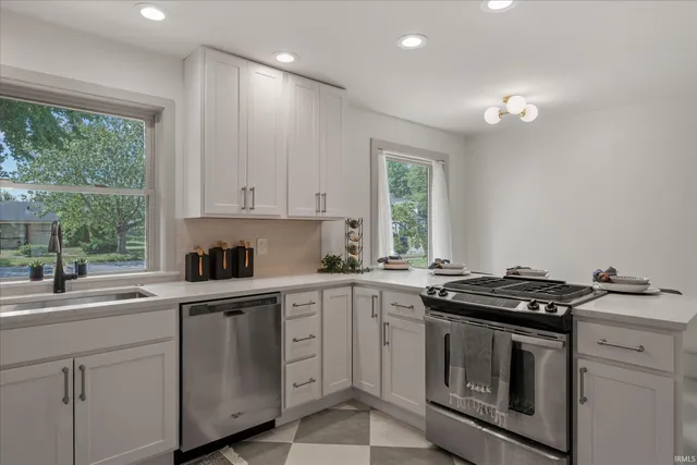 $4,500 | 2121 East Madison Street, South Bend, IN 46617