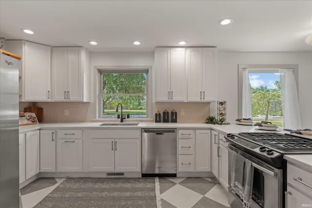 $4,500 | 2121 East Madison Street, South Bend, IN 46617