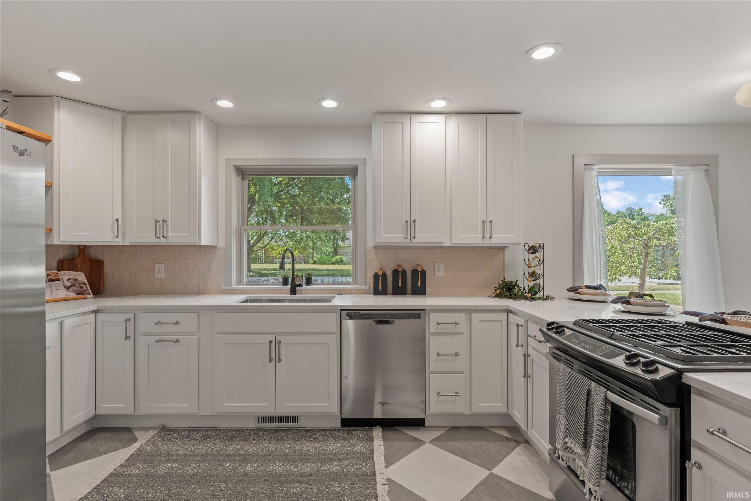 2121 East Madison Street South Bend, IN 46617 - Photo 5 of 35