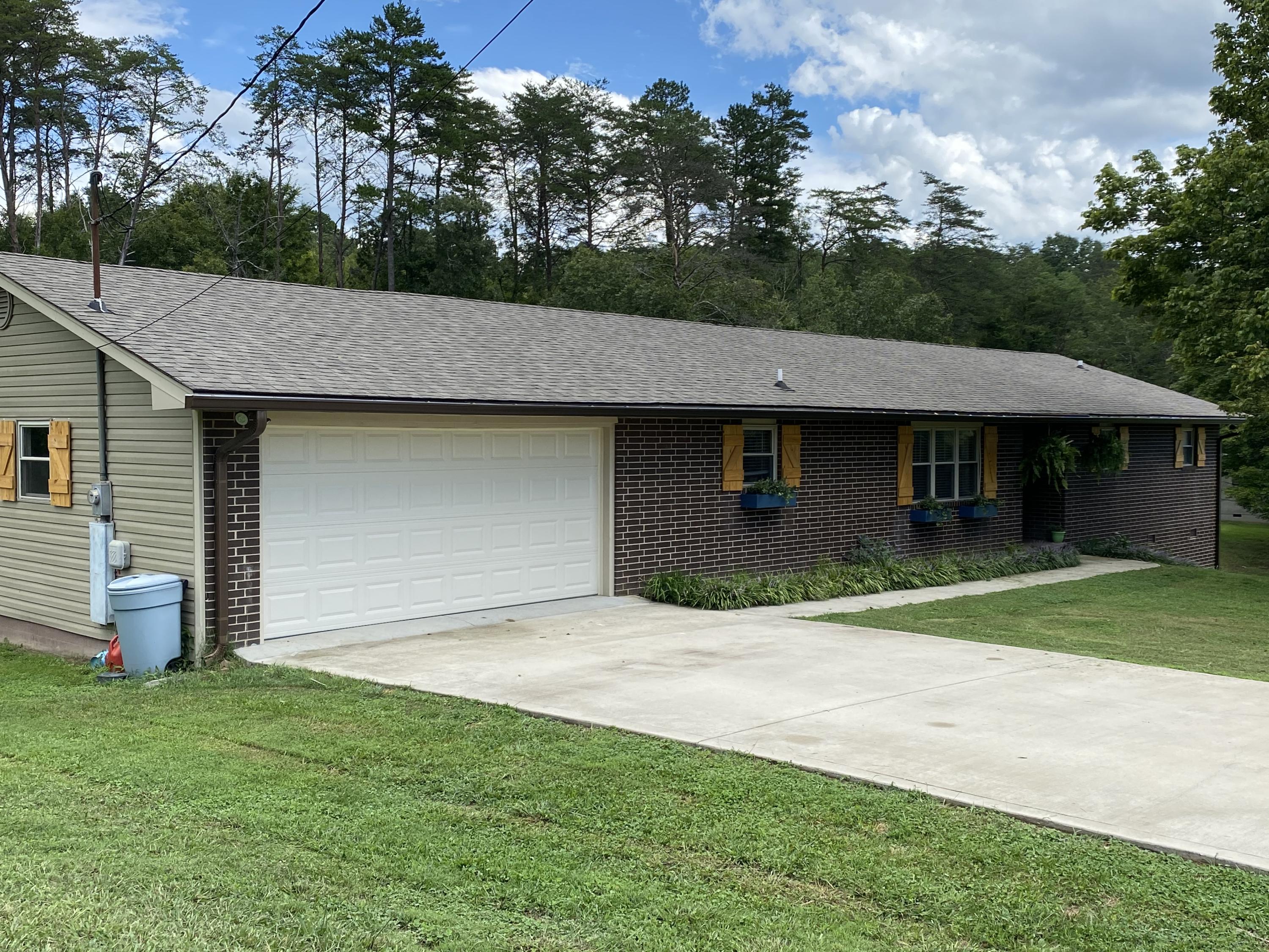 9220 Pedigo Road Powell, TN 37849 - Photo 2 of 28 IMG_1816