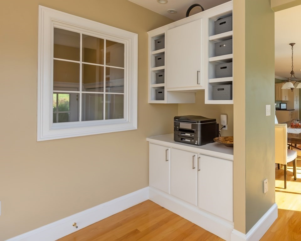 47 Bel Air Road Hingham, MA 02043 - Photo 3 of 26 Gallery Image 3