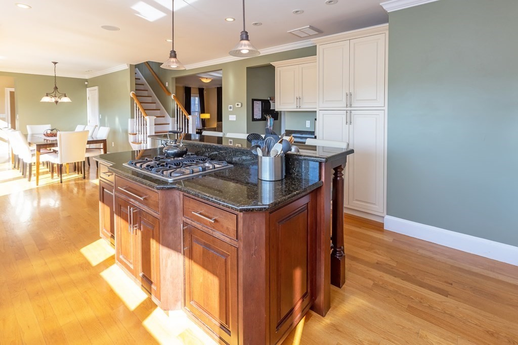 47 Bel Air Road Hingham, MA 02043 - Photo 5 of 26 Gallery Image 5