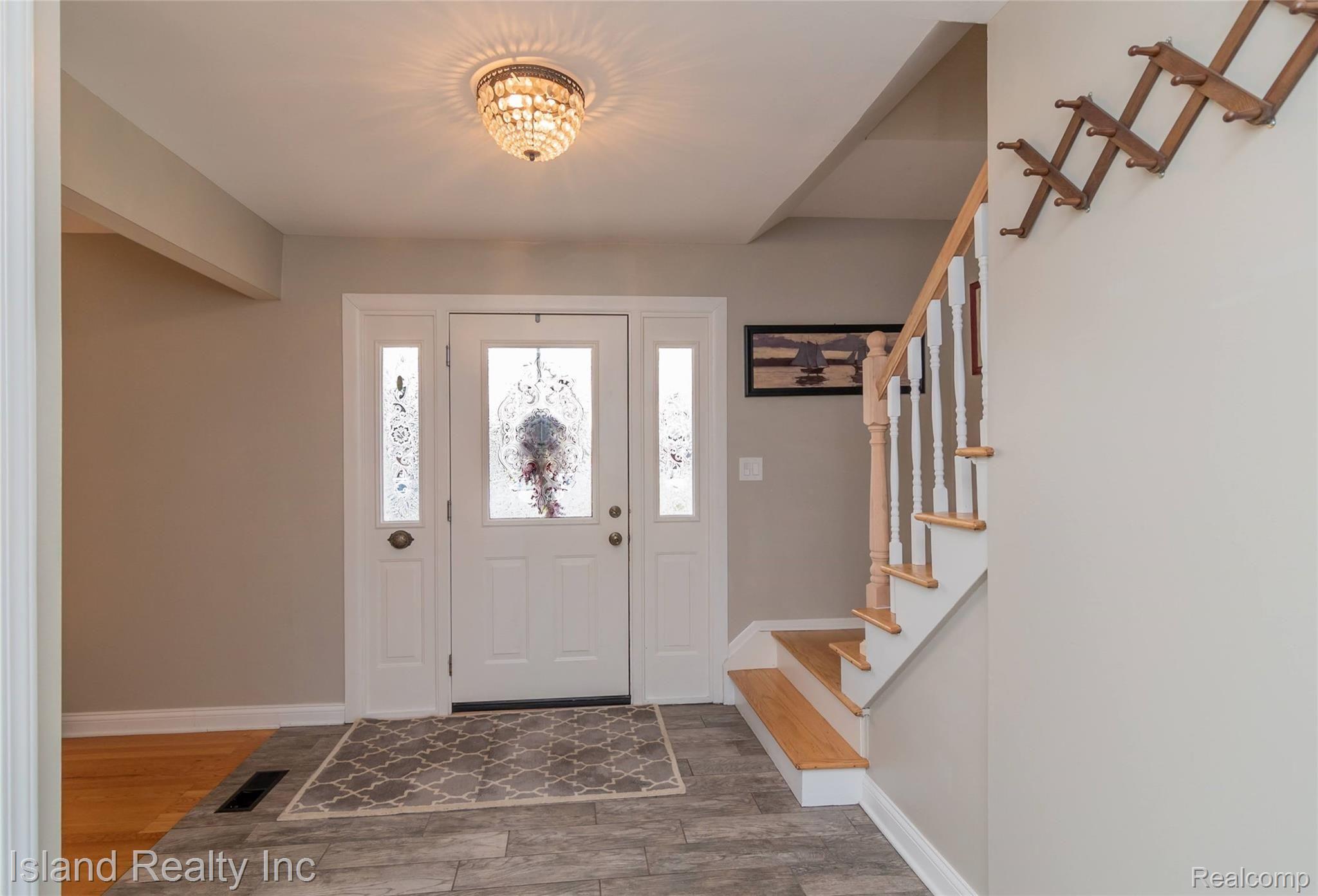 8282 Hampton Road Grosse Ile, MI 48138 - Photo 17 of 40 DSC_2798-HDR-Edit.jpg