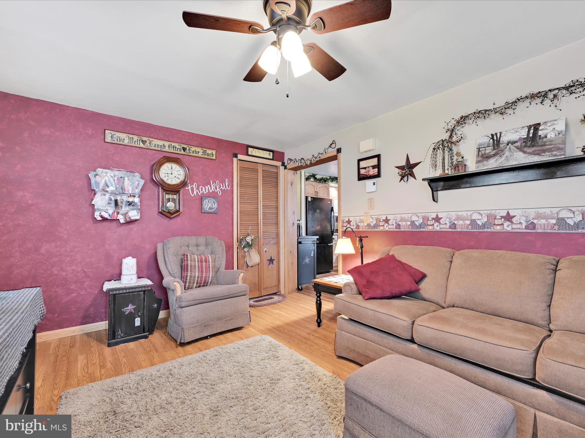 1 South Stevens Street Frackville, PA 17931 - Photo 11 of 33 Living Room