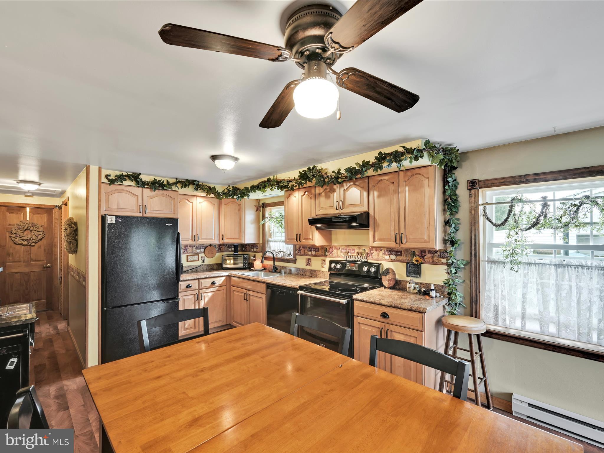1 South Stevens Street Frackville, PA 17931 - Photo 13 of 33 Kitchen