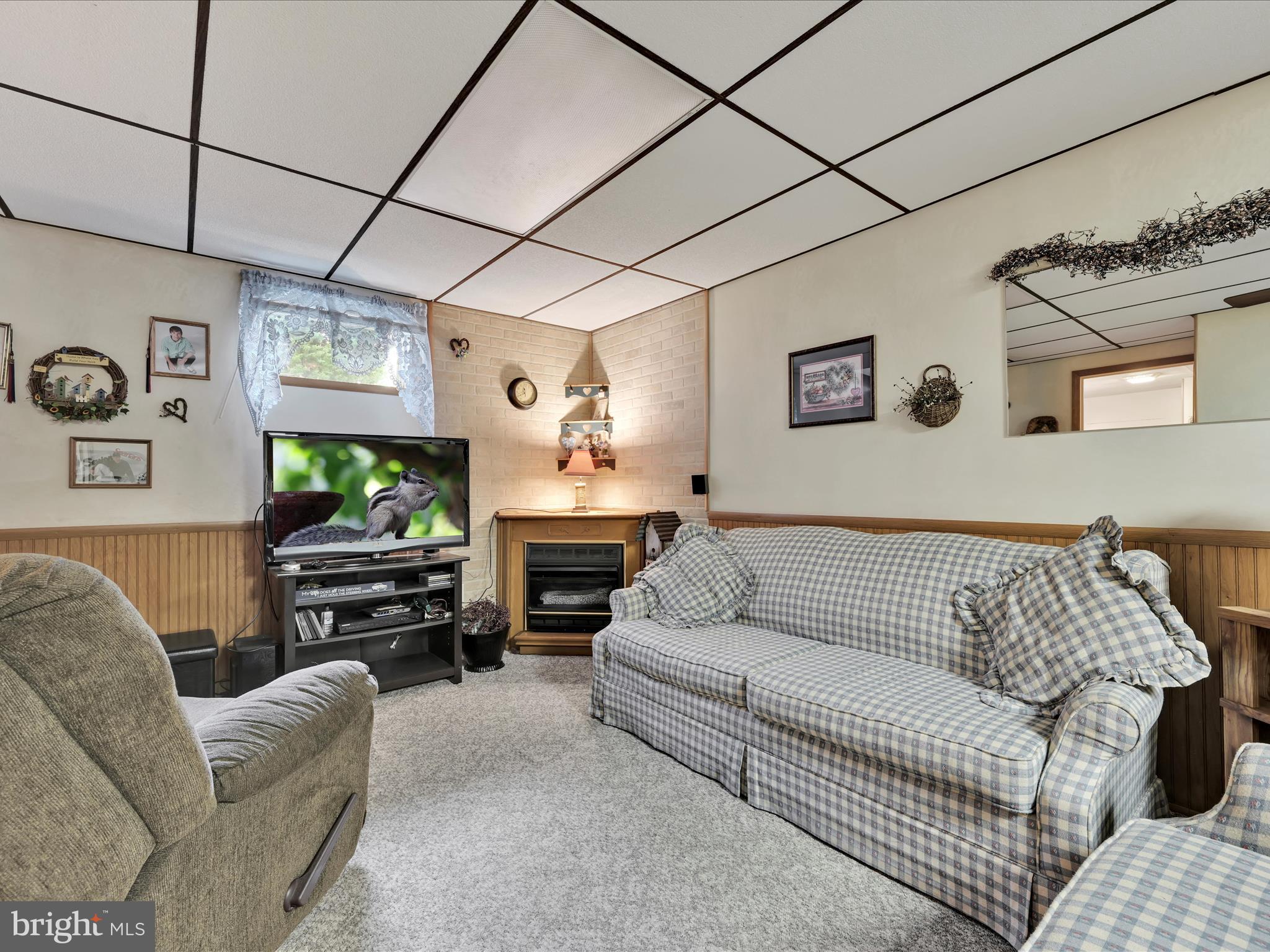 1 South Stevens Street Frackville, PA 17931 - Photo 22 of 33 Family Room