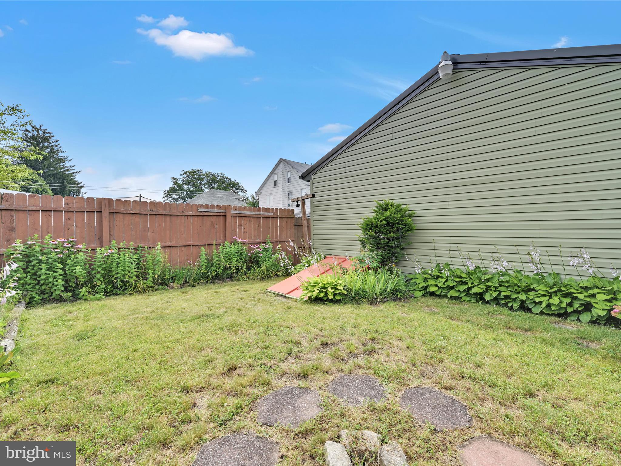 1 South Stevens Street Frackville, PA 17931 - Photo 25 of 33 Yard