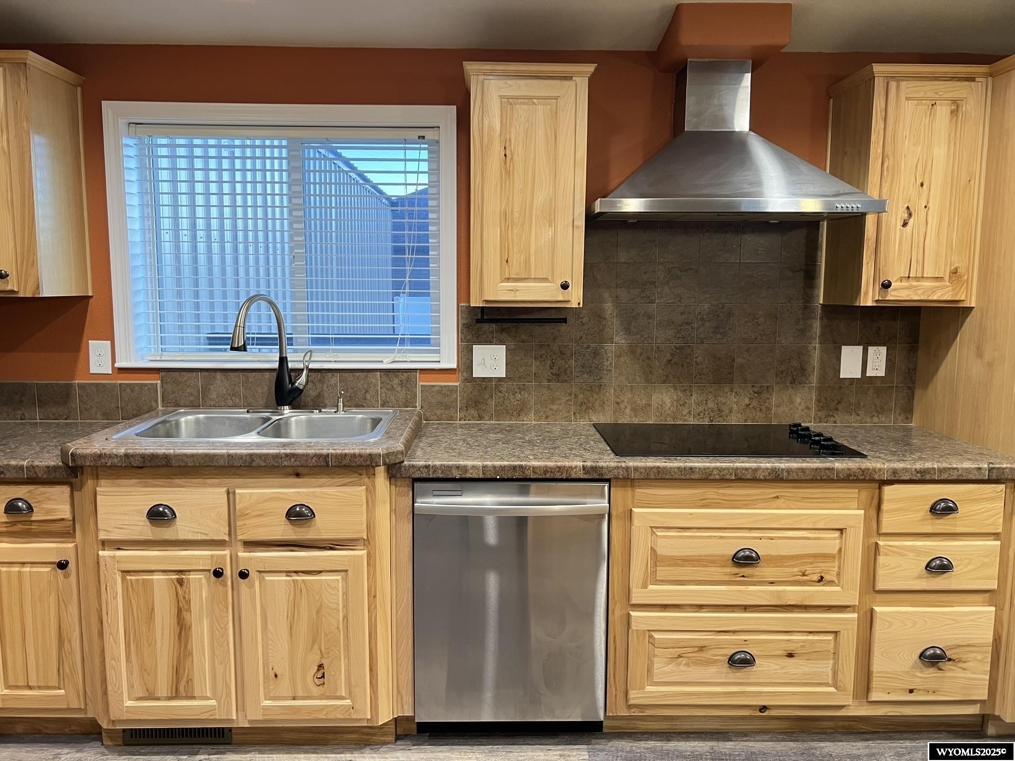 1500 Red Tail Drive Rock Springs, WY 82901 - Photo 11 of 39 New appliances in kitchen