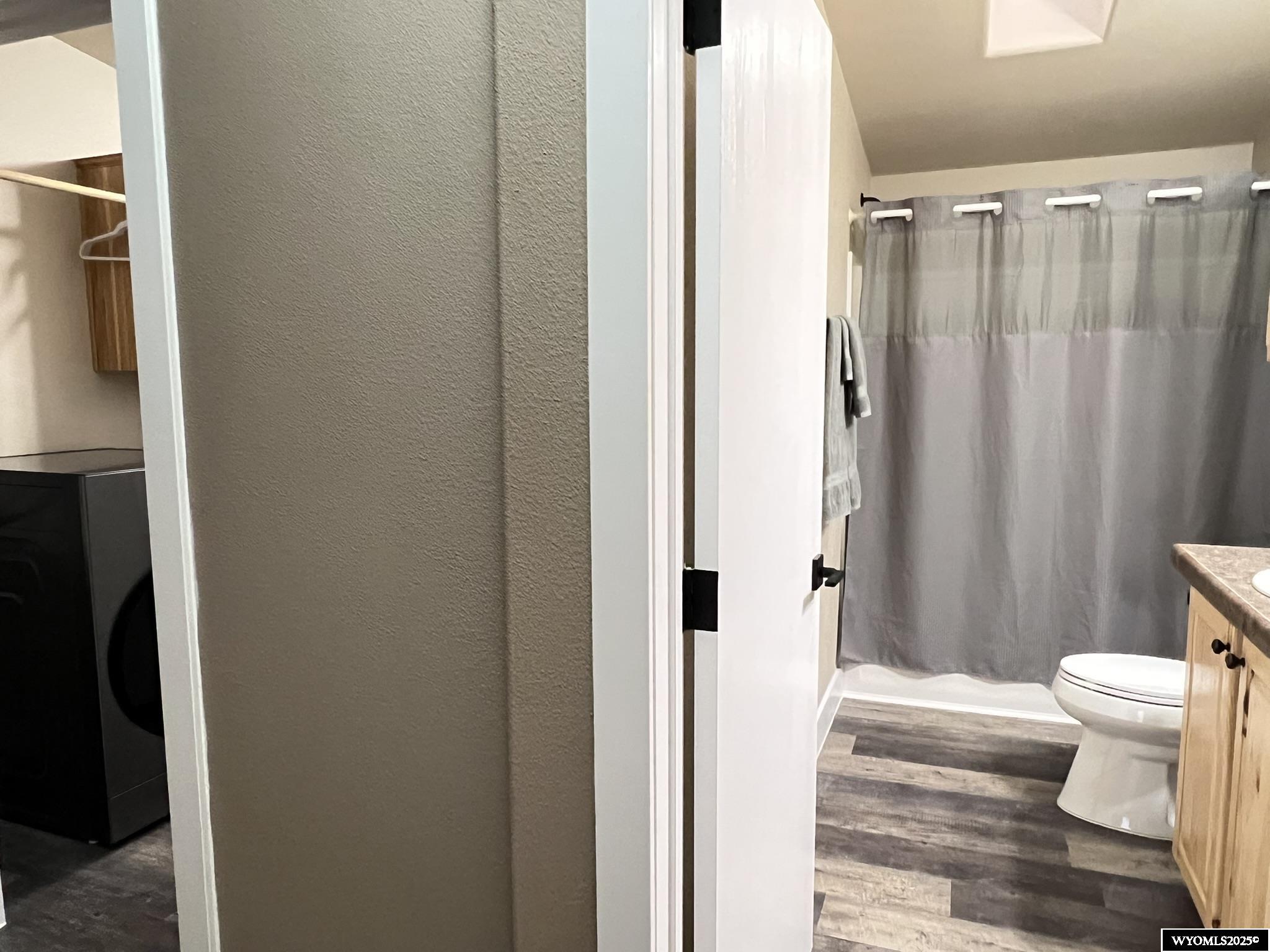 1500 Red Tail Drive Rock Springs, WY 82901 - Photo 28 of 39 Tub/shower combo