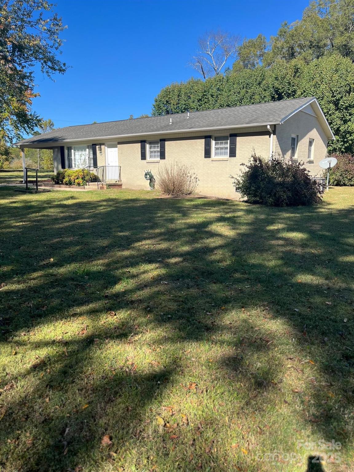 104 Edison Street Kings Mountain, NC 28086 - Photo 3 of 28 a front view of house with yard and green space