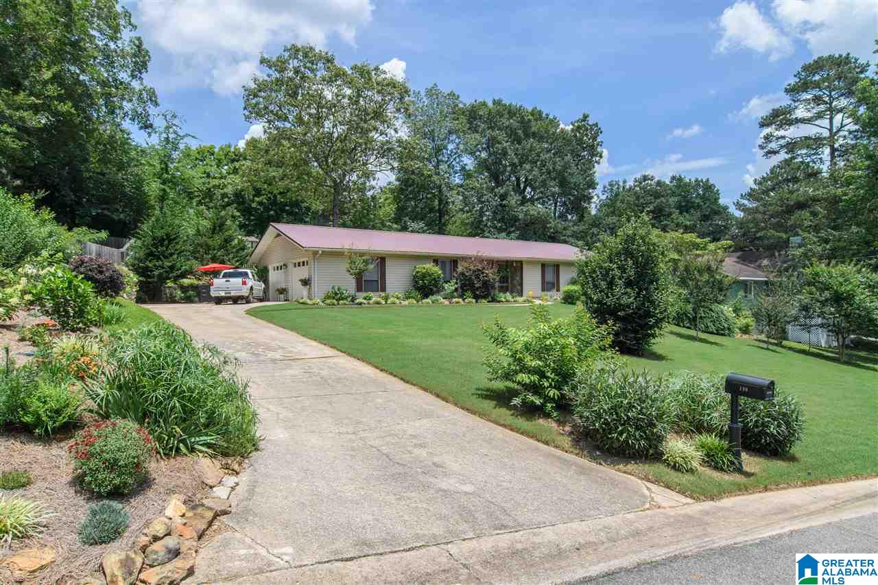 138 Ridgewood Drive Trussville, AL 35173 - Photo 2 of 37