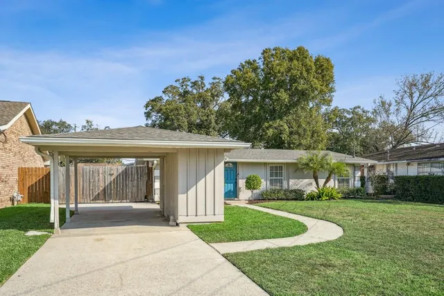 $2,400 | 8127 Karen Street, Metairie, LA 70003