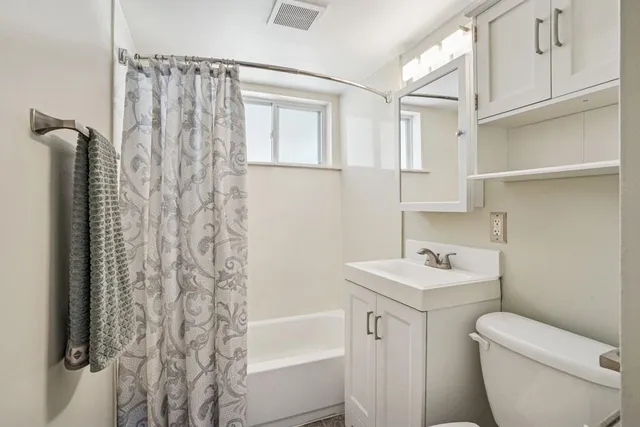 $2,400 | 8127 Karen Street, Metairie, LA 70003