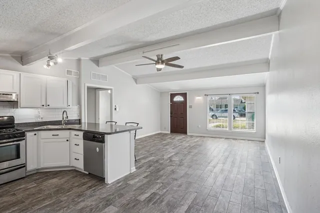 $2,400 | 8127 Karen Street, Metairie, LA 70003