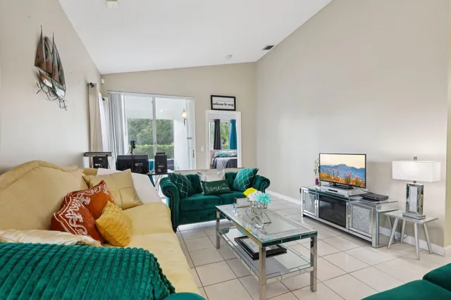 $340,000 | 10709 Pelican Drive, Wellington, FL 33414