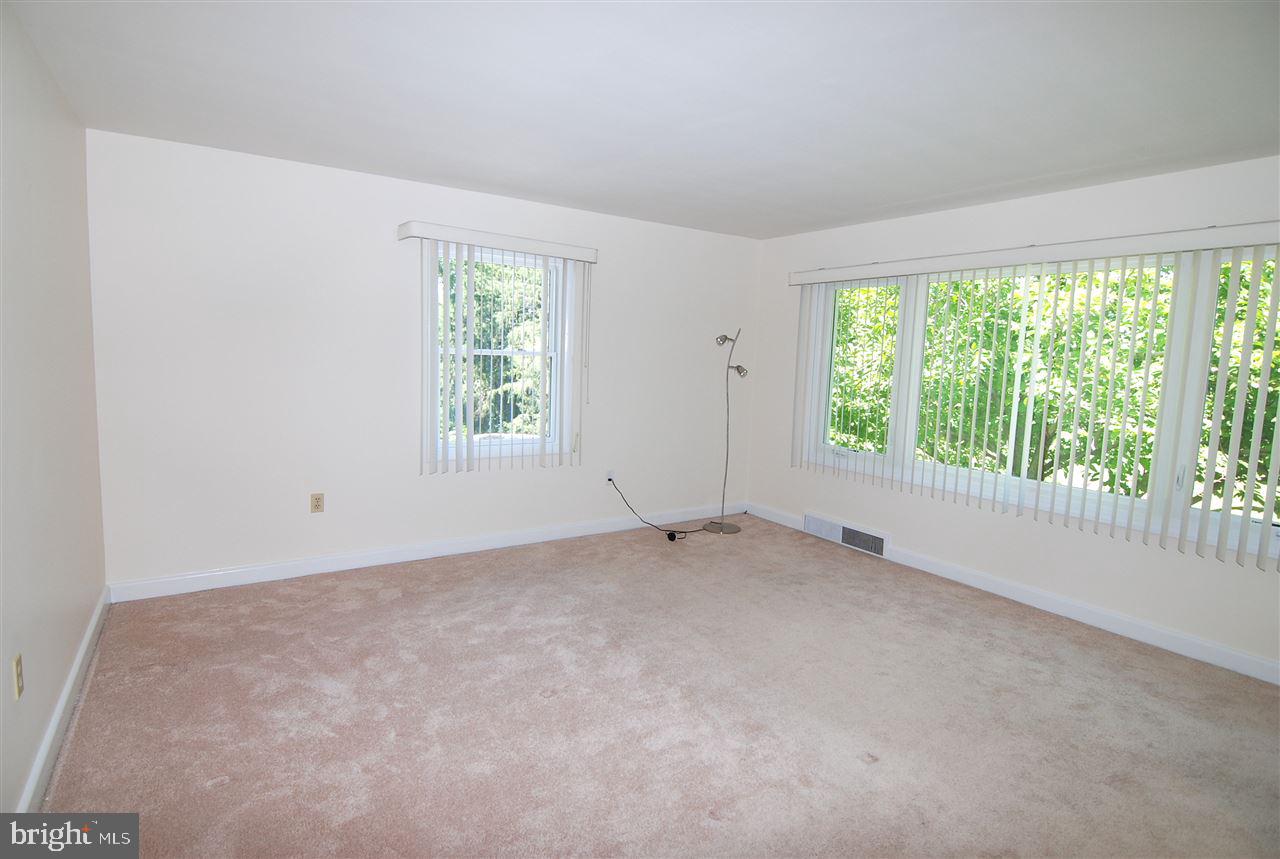 1267 Wiltshire Road York, PA 17403 - Photo 22 of 36 Gallery Image 22