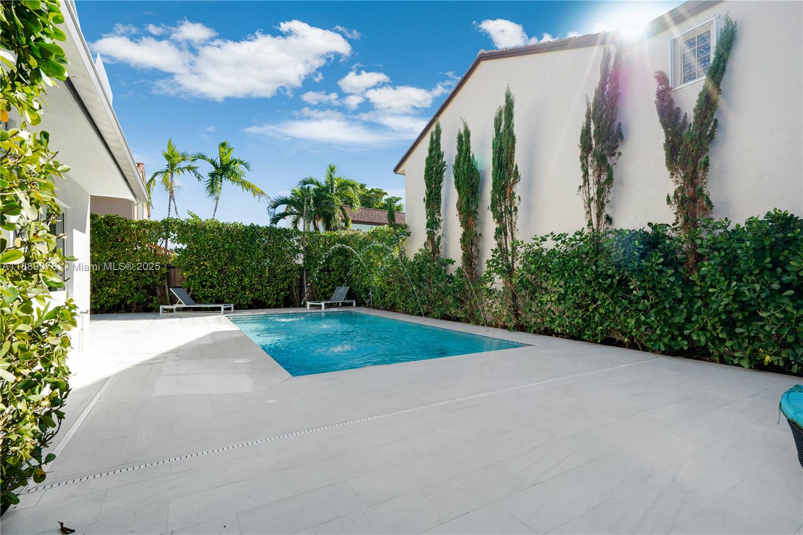 6763 Southwest 106th Place Miami, FL 33173 - Photo 28 of 38 a view of a backyard