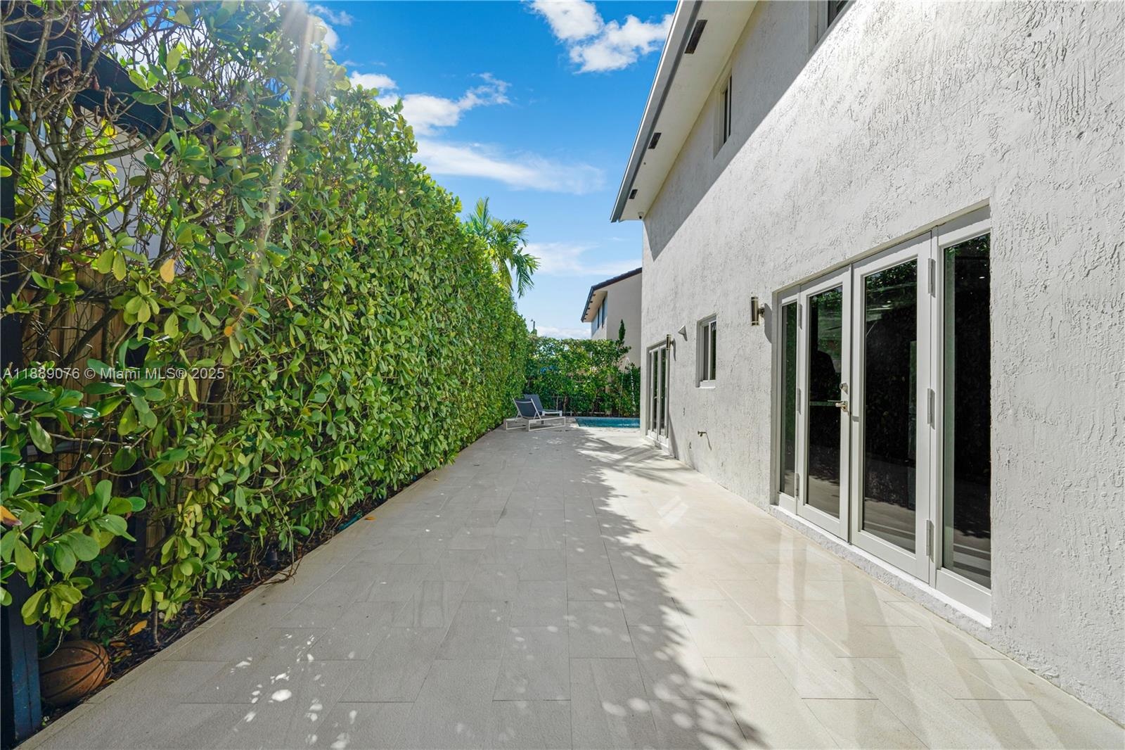 6763 Southwest 106th Place Miami, FL 33173 - Photo 29 of 38 a view of a back yard of the house