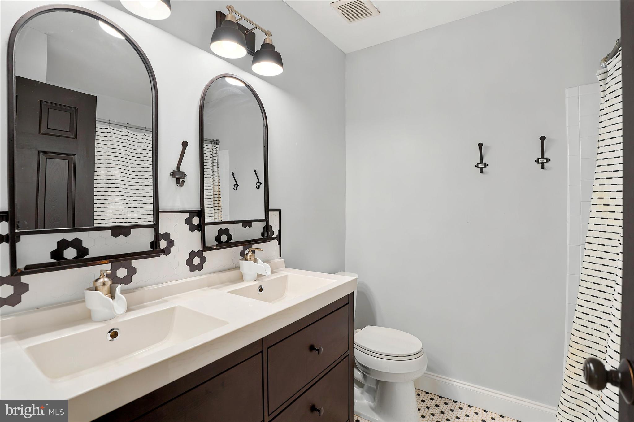 219 Towyn Court Exton, PA 19341 - Photo 16 of 27 Full Bathroom