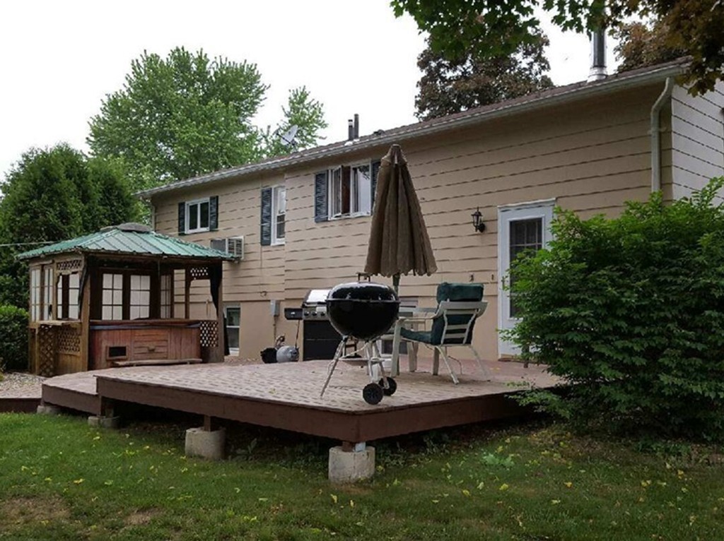 246 Clover Road Ludlow, MA 01056 - Photo 2 of 17 Gallery Image 2