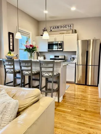 $4,100 | 236 E Street, Unit 3, Boston, MA 02127
