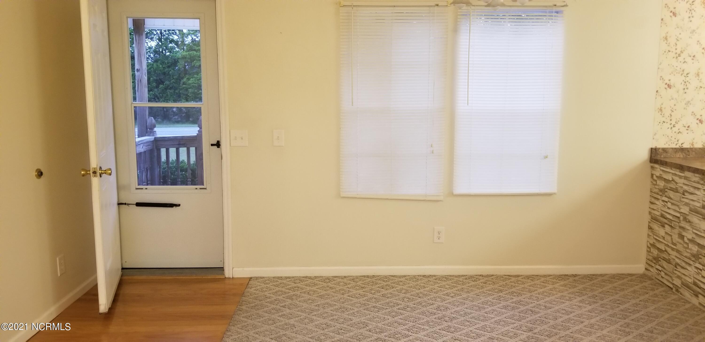 2695 Pauls Path Road Kinston, NC 28504 - Photo 15 of 40 7.2 2021-09-21 18.44.36