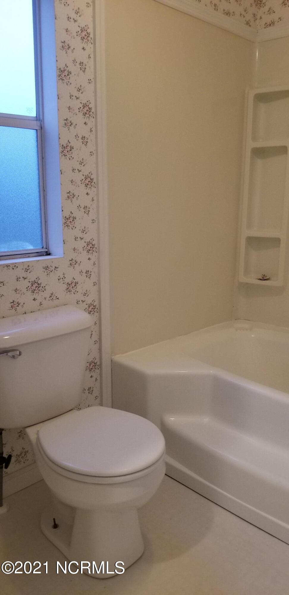 2695 Pauls Path Road Kinston, NC 28504 - Photo 24 of 40 11.2 Master Bath 2021-09-21 18.40.07
