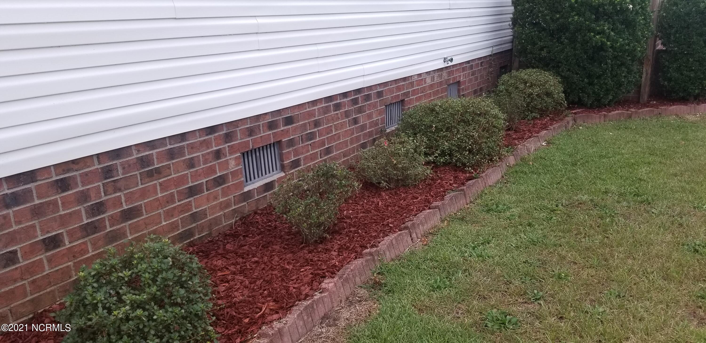 2695 Pauls Path Road Kinston, NC 28504 - Photo 3 of 40 2.5 - 2021-09-21 18.51.47
