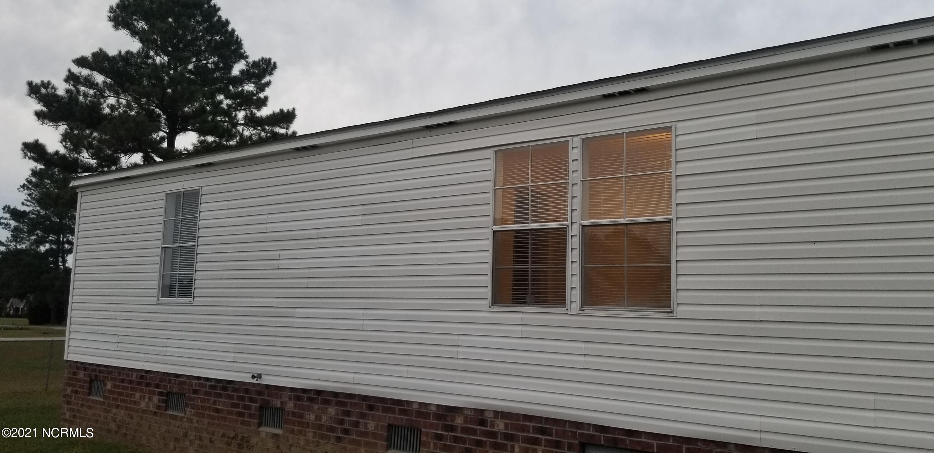 2695 Pauls Path Road Kinston, NC 28504 - Photo 6 of 40 3.2 - 2021-09-21 18.50.24