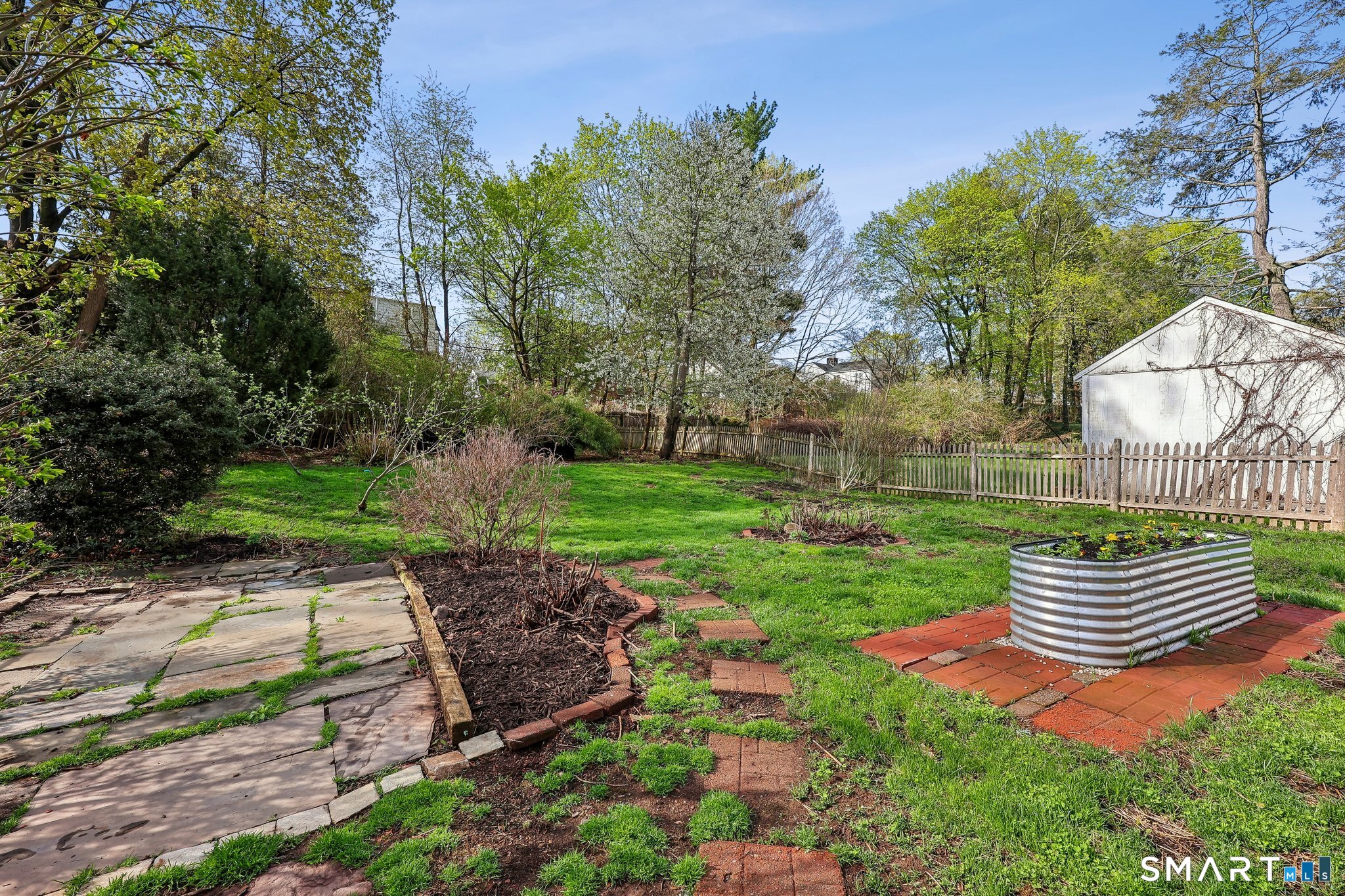 81 Meadowbrook Road West Hartford, CT 06107 - Photo 4 of 9