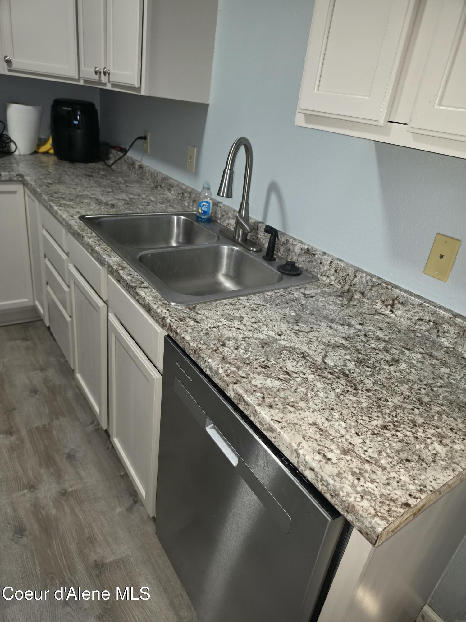 1216 Alder Street Sandpoint, ID 83864 - Photo 4 of 22 20260516_164125