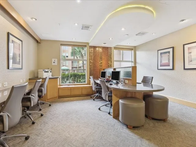 $1,800 | 3505 Sage Road, Unit 1603, Houston, TX 77056