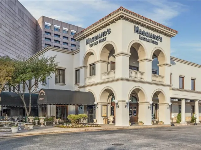 $1,800 | 3505 Sage Road, Unit 1603, Houston, TX 77056