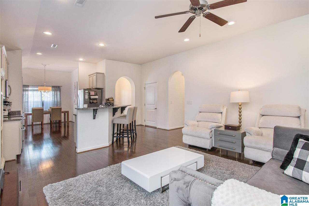 828 Michelle Manor Calera, AL 35040 - Photo 5 of 30