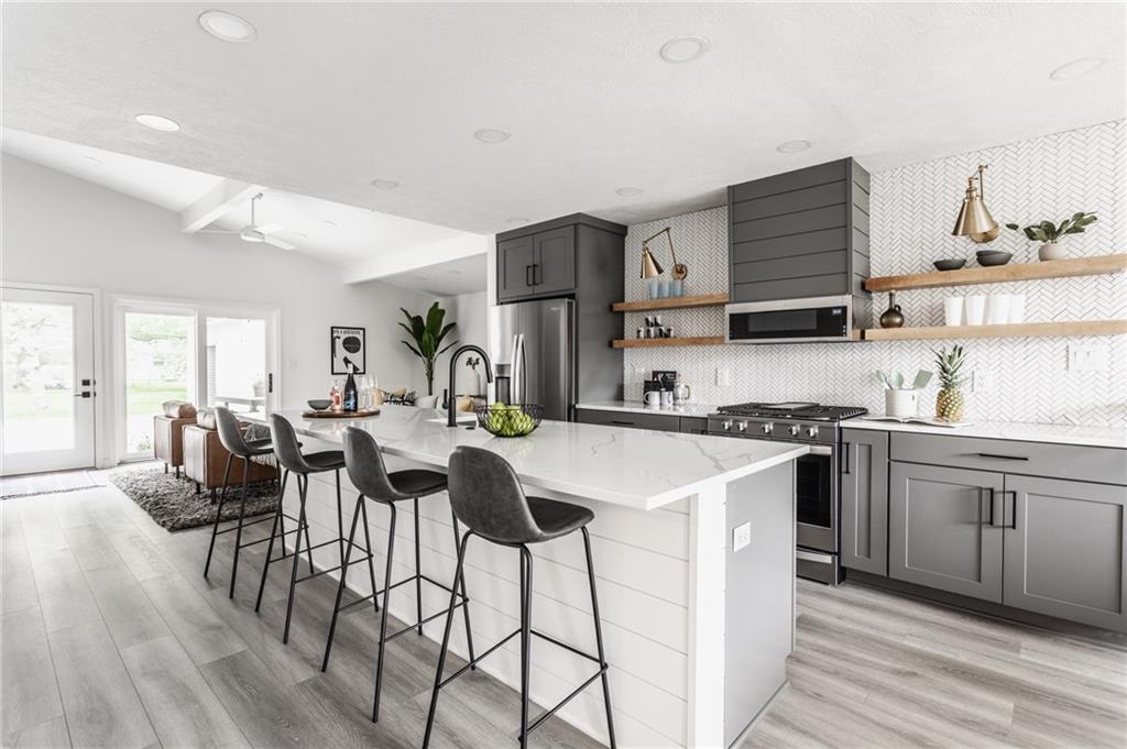 649 Emerson Road Carmel, IN 46032 - Photo 7 of 35