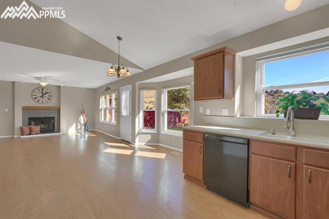 7225 Julynn Road Colorado Springs, CO 80919 - Photo 8 of 35