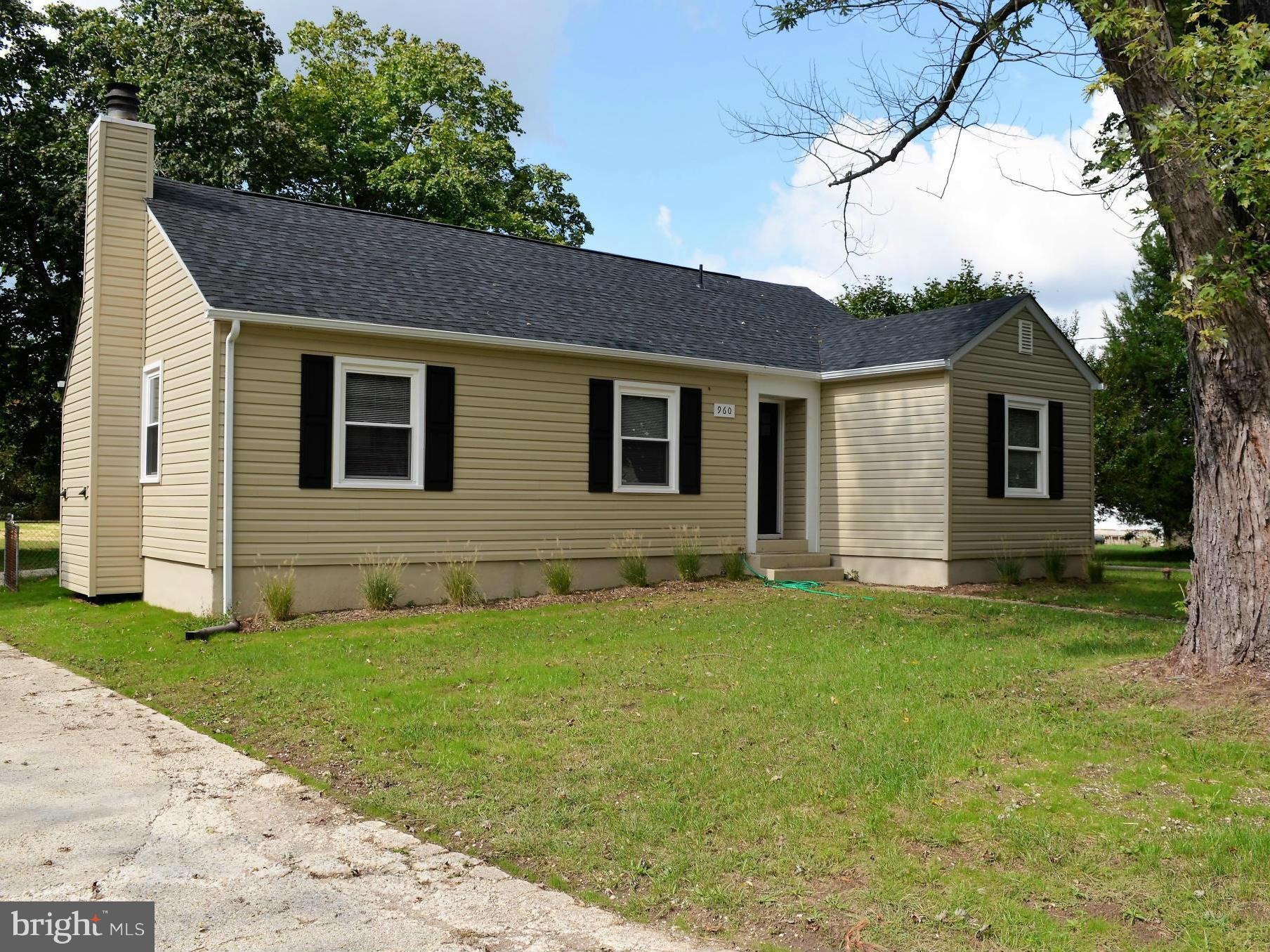 960 Patuxent Road Odenton, MD 21113 - Photo 1 of 29 Exterior (Front)