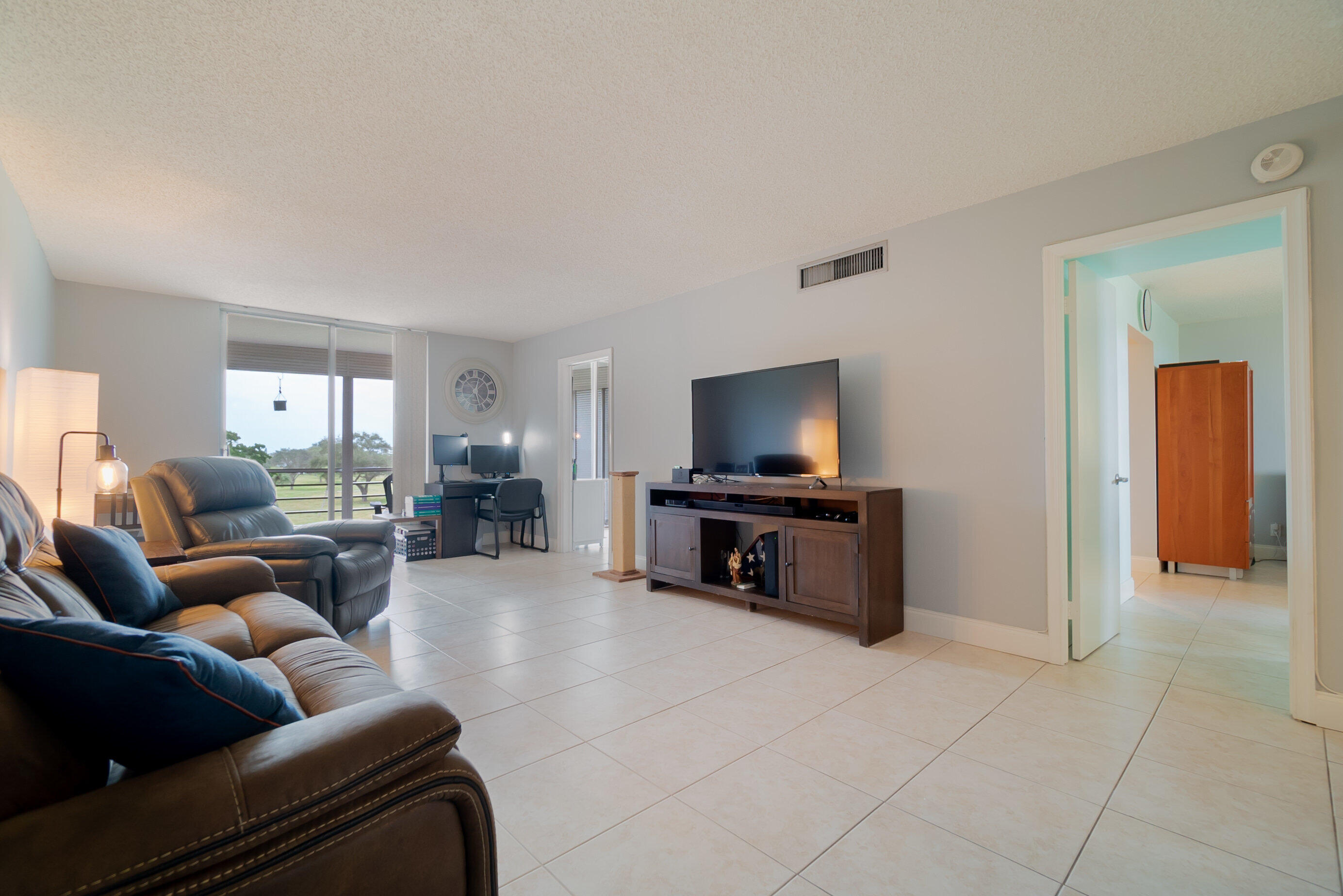 5301 Northwest 2nd Avenue, Unit 404 Boca Raton, FL 33487 - Photo 14 of 23 014_dsc05344