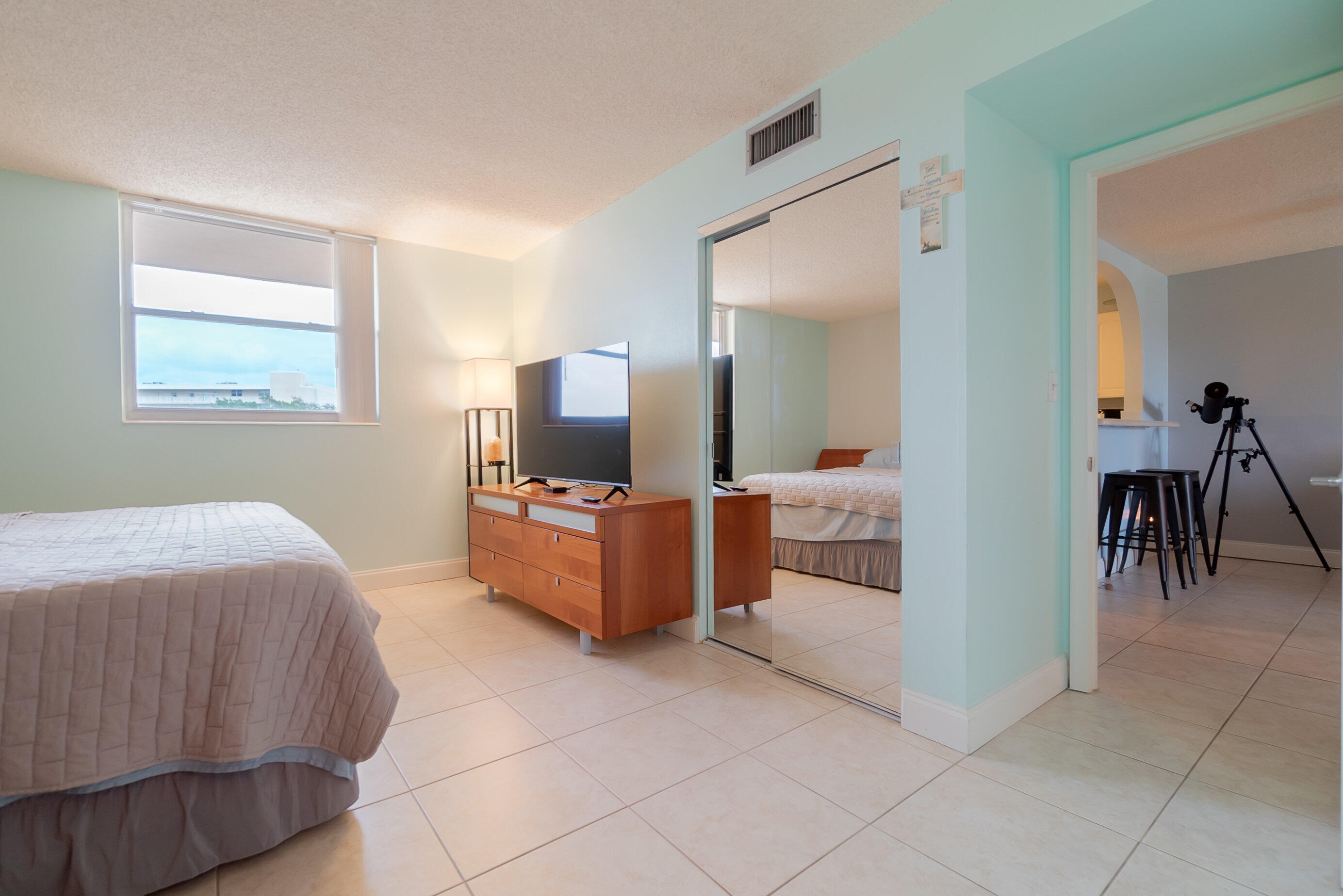 5301 Northwest 2nd Avenue, Unit 404 Boca Raton, FL 33487 - Photo 8 of 23 008_dsc05313